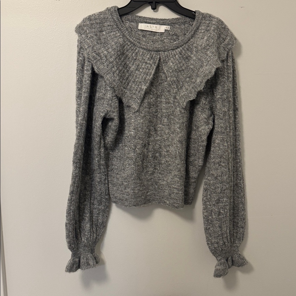 NWT Astr Safford Peter Pan Collar Sweater In Grey XS - Picture 2 of 9